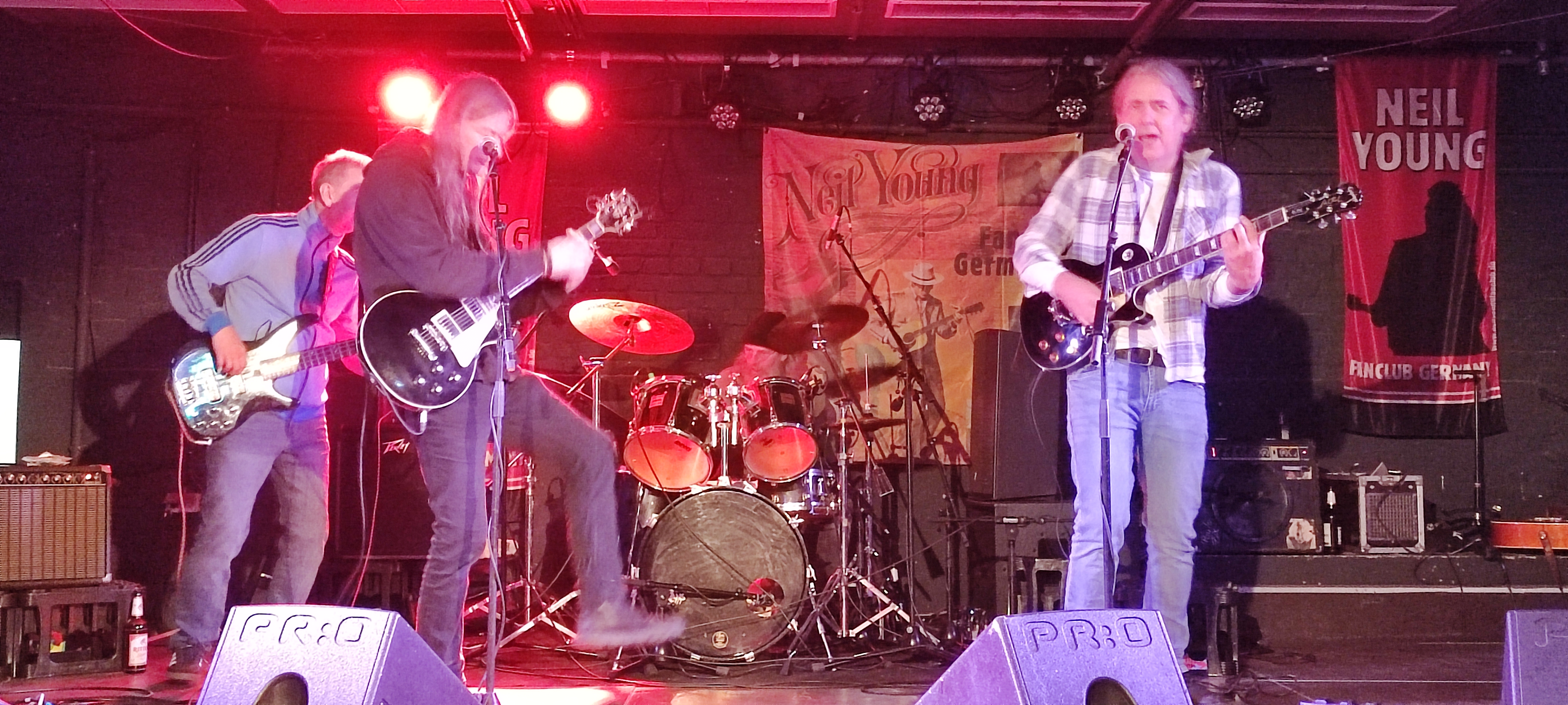 NeilYoung80thBirthdayTribute-2025-11-12DruckluftOberhausenGermany (10).jpg